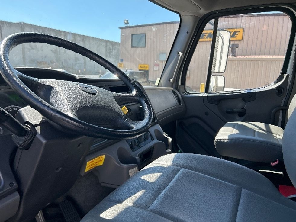 Day Cab Tractor-Heavy Duty Tractors-Freightliner-2017-M2-Torrance-CA-272,409\n\t\tmiles-$ 43,250 - Image 10