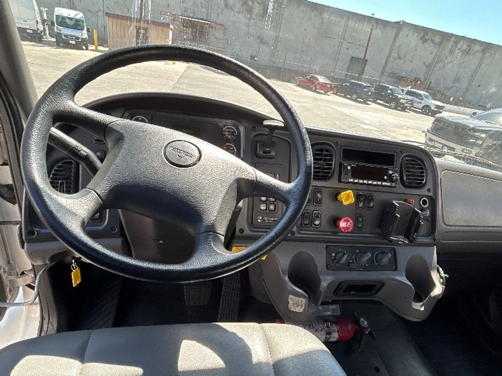 Day Cab Tractor-Heavy Duty Tractors-Freightliner-2017-M2-Torrance-CA-272,409\n\t\tmiles-$ 43,250 - Image 11
