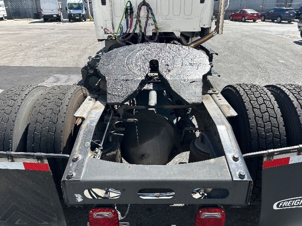 Day Cab Tractor-Heavy Duty Tractors-Freightliner-2017-M2-Torrance-CA-272,409\n\t\tmiles-$ 43,250 - Image 6
