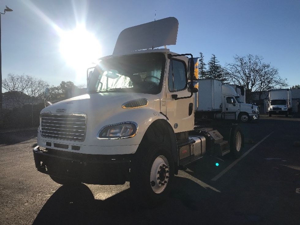 Day Cab Tractor-Heavy Duty Tractors-Freightliner-2017-M2-West Sacramento-CA-158,638\n\t\tmiles-$ 51,250 - Image 2