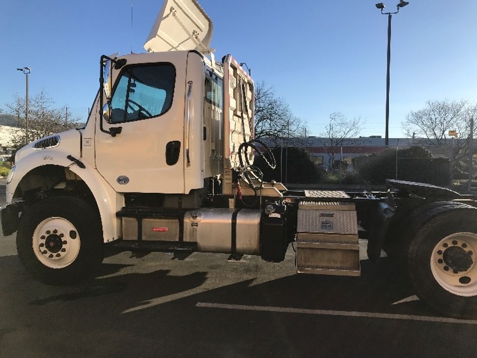 Day Cab Tractor-Heavy Duty Tractors-Freightliner-2017-M2-West Sacramento-CA-158,638\n\t\tmiles-$ 51,250 - Image 3