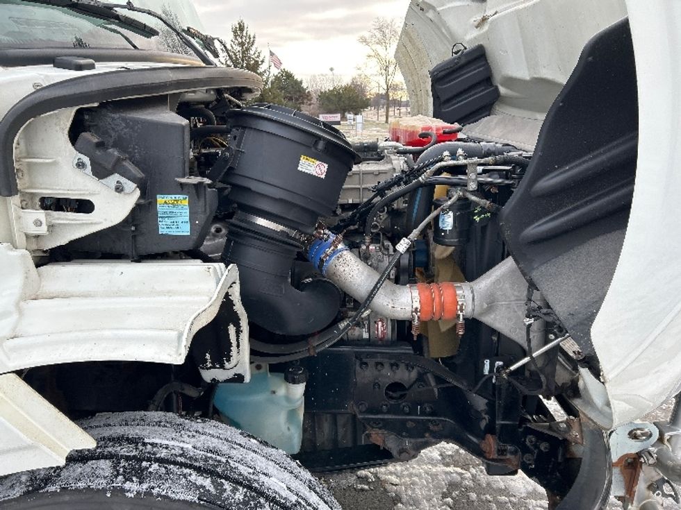 Day Cab Tractor-Heavy Duty Tractors-Freightliner-2017-M211242S-De Pere-WI-174,686\n\t\tmiles-$ 27,750 - Image 15