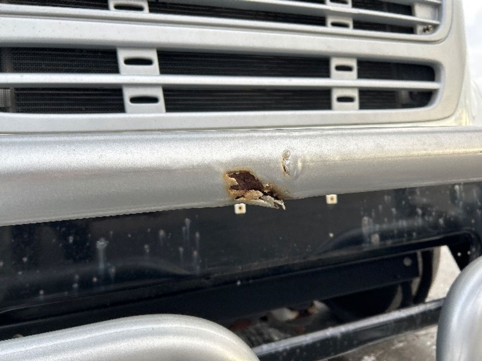 Day Cab Tractor-Heavy Duty Tractors-Freightliner-2017-M211242S-De Pere-WI-174,686\n\t\tmiles-$ 27,750 - Image 17