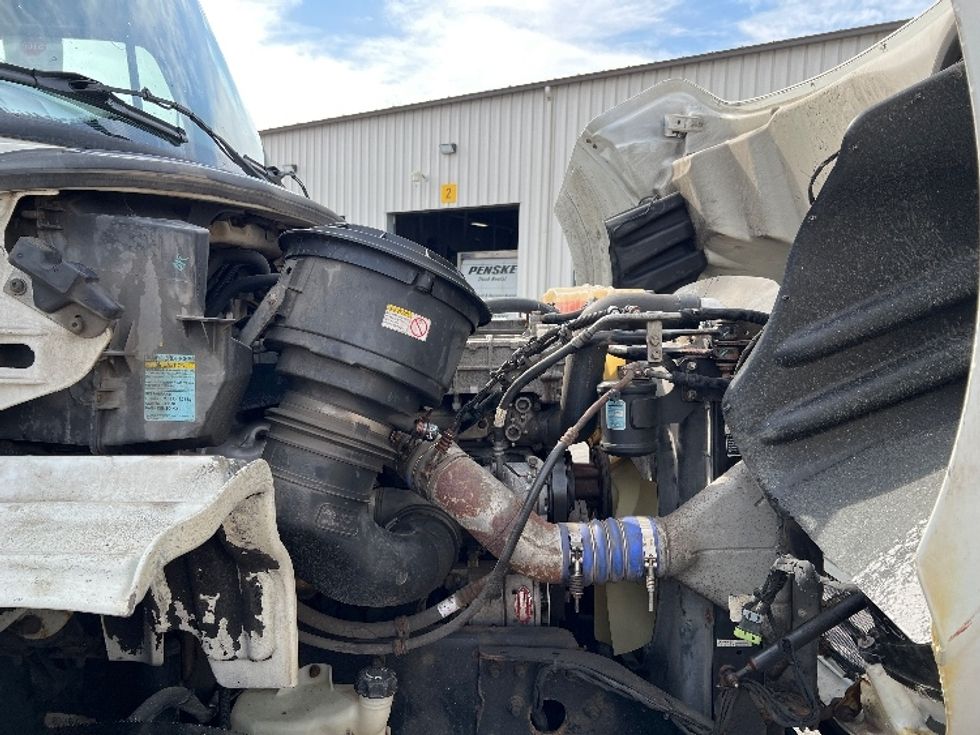 Day Cab Tractor-Heavy Duty Tractors-Freightliner-2017-M211242S-Fitchburg-MA-410,116\n\t\tmiles-$ 22,000 - Image 15