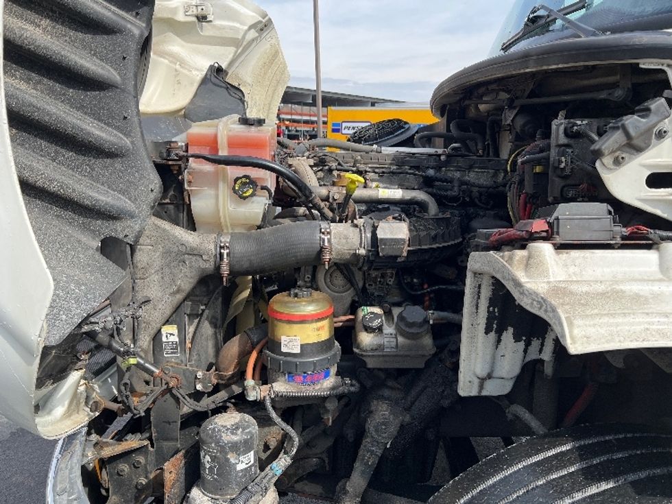 Day Cab Tractor-Heavy Duty Tractors-Freightliner-2017-M211242S-Fitchburg-MA-410,116\n\t\tmiles-$ 22,000 - Image 16