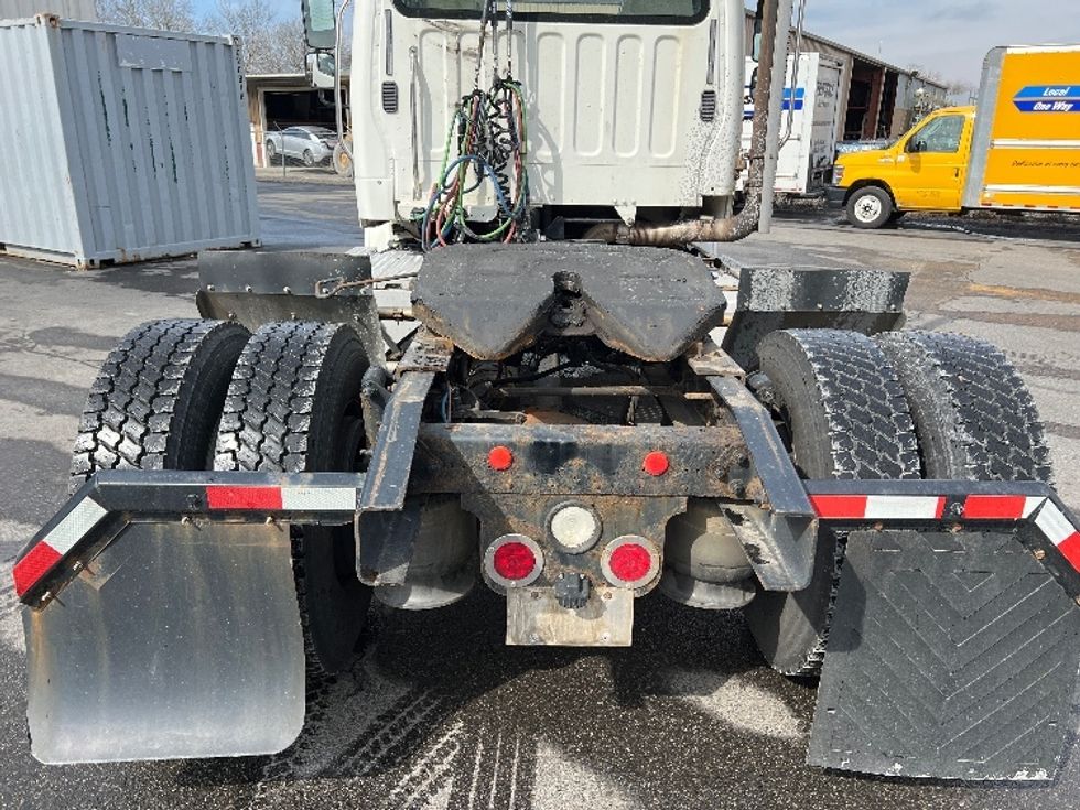 Day Cab Tractor-Heavy Duty Tractors-Freightliner-2017-M211242S-Fitchburg-MA-410,116\n\t\tmiles-$ 22,000 - Image 6