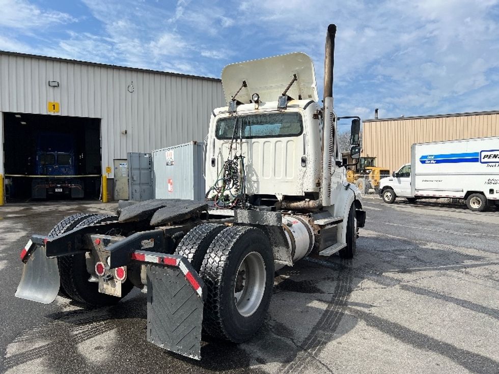 Day Cab Tractor-Heavy Duty Tractors-Freightliner-2017-M211242S-Fitchburg-MA-410,116\n\t\tmiles-$ 22,000 - Image 7