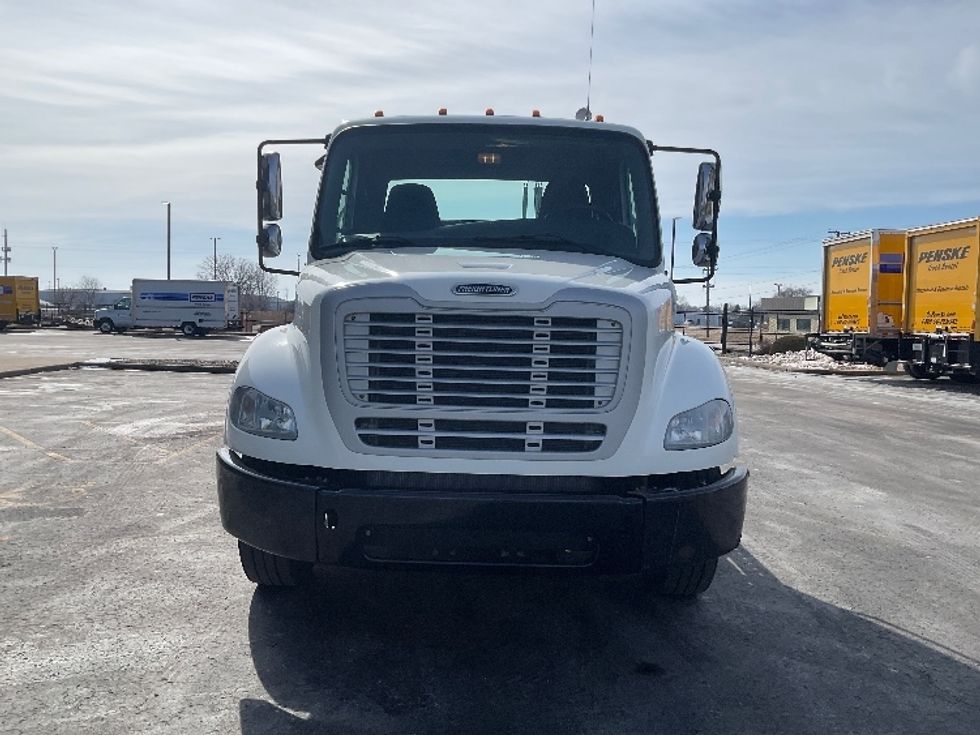 Day Cab Tractor-Heavy Duty Tractors-Freightliner-2017-M211242S-Neenah-WI-183,439\n\t\tmiles-$ 26,250 - Image 2
