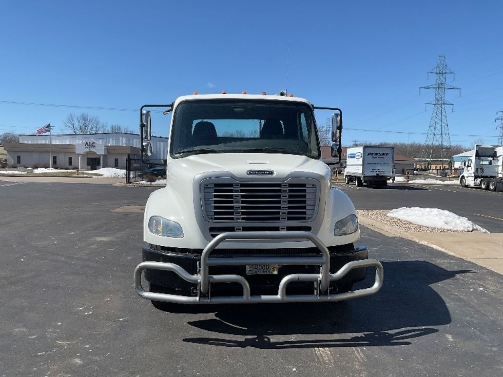 Day Cab Tractor-Heavy Duty Tractors-Freightliner-2017-M211242S-Neenah-WI-231,207\n\t\tmiles-$ 25,250 - Image 2