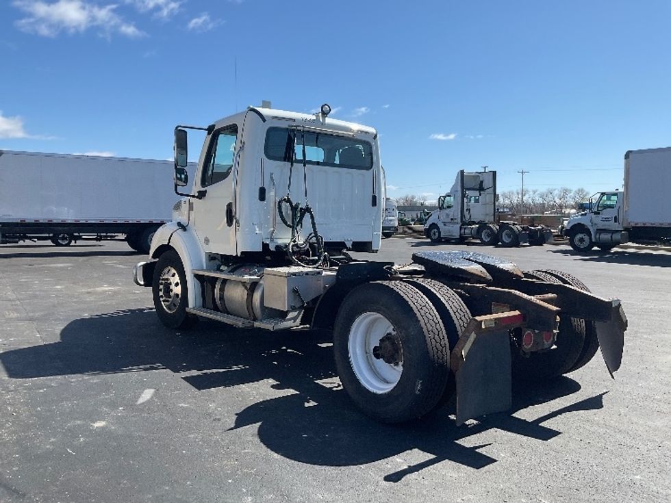 Day Cab Tractor-Heavy Duty Tractors-Freightliner-2017-M211242S-Neenah-WI-231,207\n\t\tmiles-$ 25,250 - Image 5
