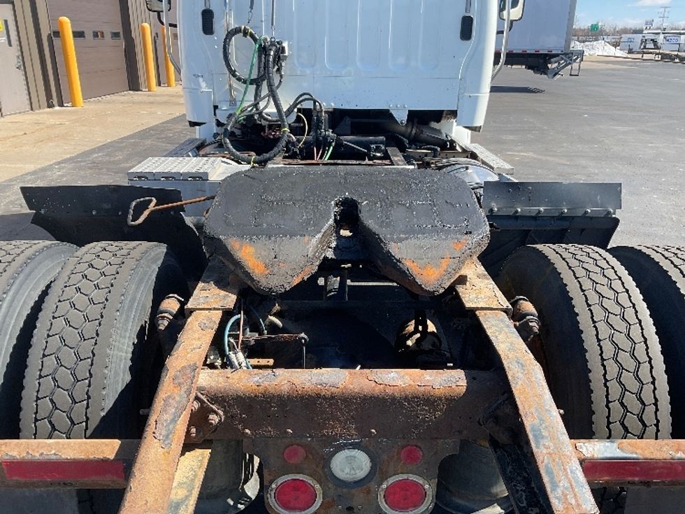 Day Cab Tractor-Heavy Duty Tractors-Freightliner-2017-M211242S-Neenah-WI-231,207\n\t\tmiles-$ 25,250 - Image 6