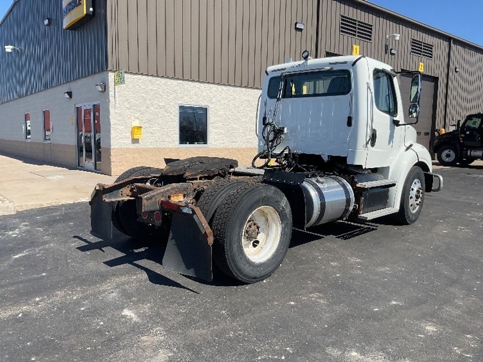 Day Cab Tractor-Heavy Duty Tractors-Freightliner-2017-M211242S-Neenah-WI-231,207\n\t\tmiles-$ 25,250 - Image 7
