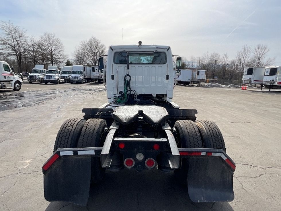 Day Cab Tractor-Heavy Duty Tractors-Freightliner-2017-M211242S-Sterling-VA-140,805\n\t\tmiles-$ 14,000 - Image 6