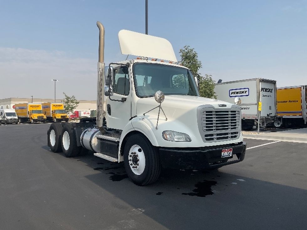 Day Cab Tractor-Heavy Duty Tractors-Freightliner-2017-M211264S-Boise-ID-182,197\n\t\tmiles-$ 22,500 - Image 1