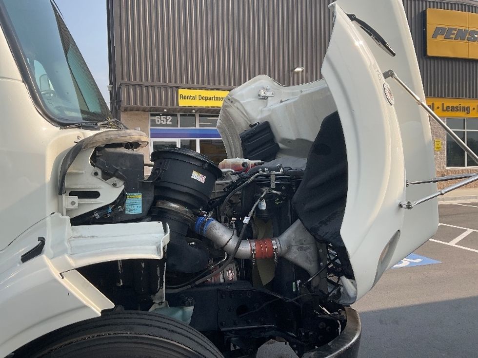 Day Cab Tractor-Heavy Duty Tractors-Freightliner-2017-M211264S-Boise-ID-182,197\n\t\tmiles-$ 22,500 - Image 15