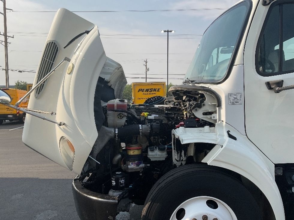 Day Cab Tractor-Heavy Duty Tractors-Freightliner-2017-M211264S-Boise-ID-182,197\n\t\tmiles-$ 22,500 - Image 16