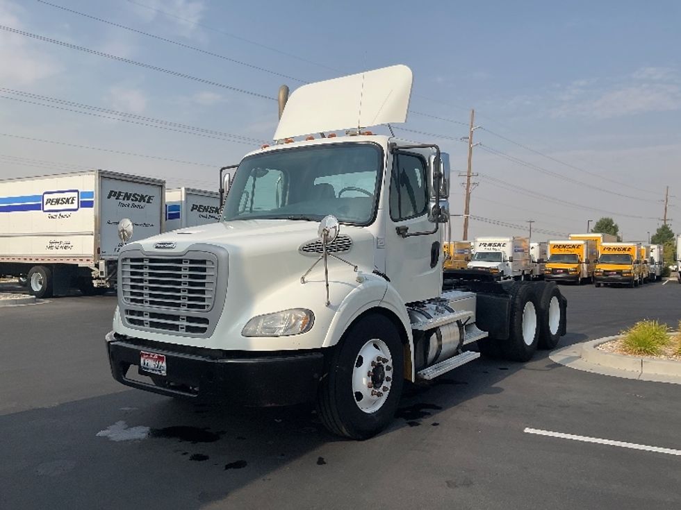 Day Cab Tractor-Heavy Duty Tractors-Freightliner-2017-M211264S-Boise-ID-182,197\n\t\tmiles-$ 22,500 - Image 3