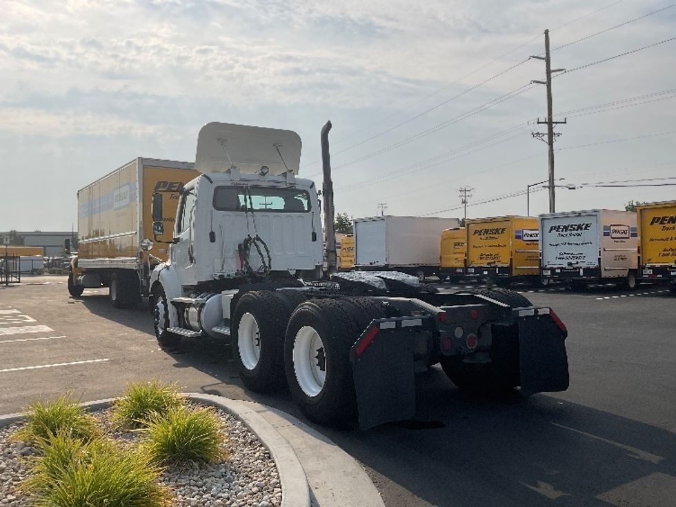 Day Cab Tractor-Heavy Duty Tractors-Freightliner-2017-M211264S-Boise-ID-182,197\n\t\tmiles-$ 22,500 - Image 5