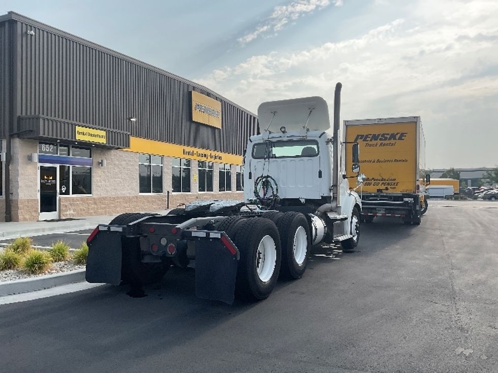 Day Cab Tractor-Heavy Duty Tractors-Freightliner-2017-M211264S-Boise-ID-182,197\n\t\tmiles-$ 22,500 - Image 7