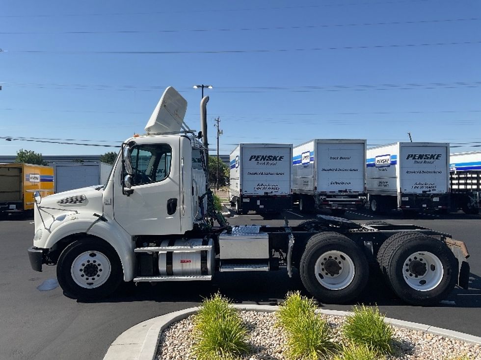 Day Cab Tractor-Heavy Duty Tractors-Freightliner-2017-M211264S-Boise-ID-237,937\n\t\tmiles-$ 22,500 - Image 4