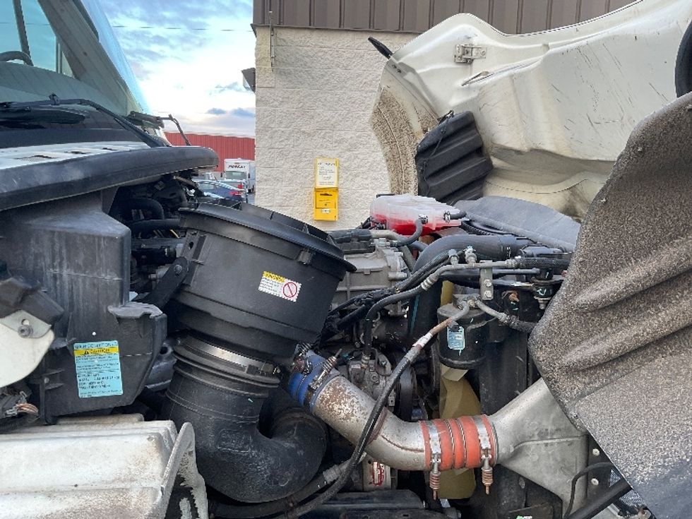 Day Cab Tractor-Heavy Duty Tractors-Freightliner-2017-M211264S-Neenah-WI-144,457\n\t\tmiles-$ 29,000 - Image 15