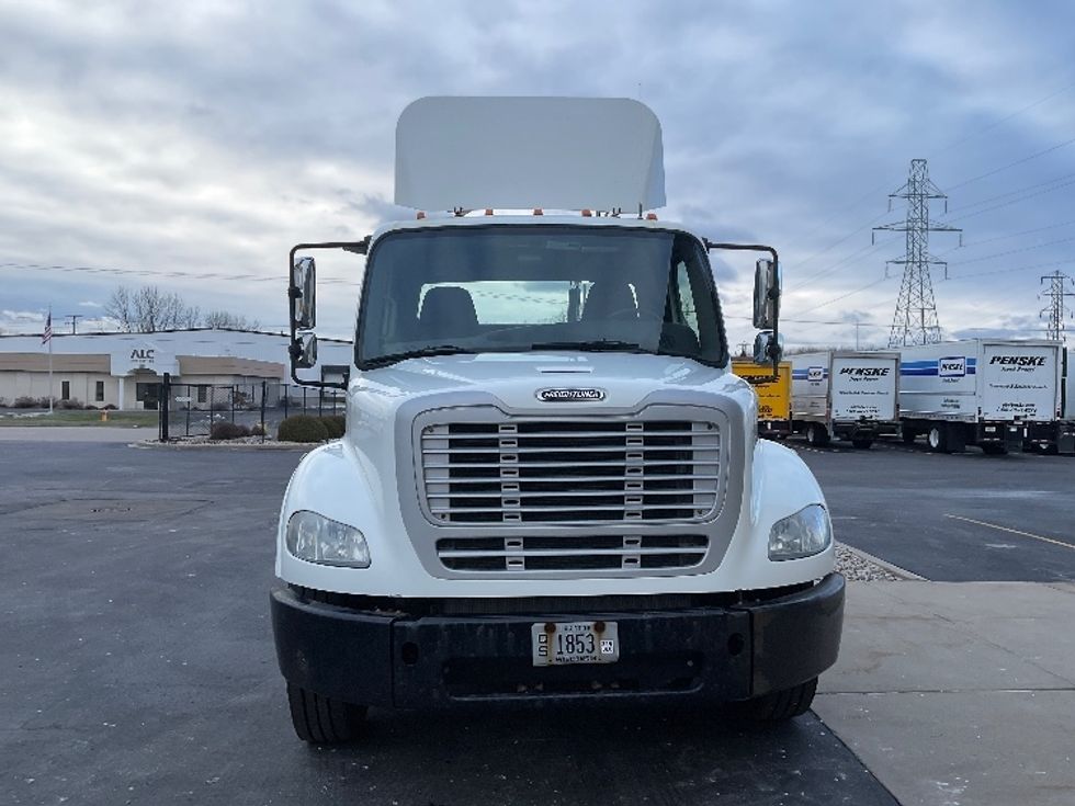 Day Cab Tractor-Heavy Duty Tractors-Freightliner-2017-M211264S-Neenah-WI-144,457\n\t\tmiles-$ 29,000 - Image 2