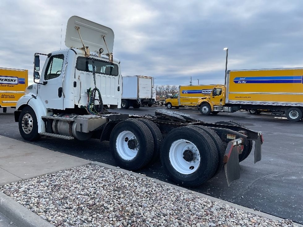 Day Cab Tractor-Heavy Duty Tractors-Freightliner-2017-M211264S-Neenah-WI-144,457\n\t\tmiles-$ 29,000 - Image 5