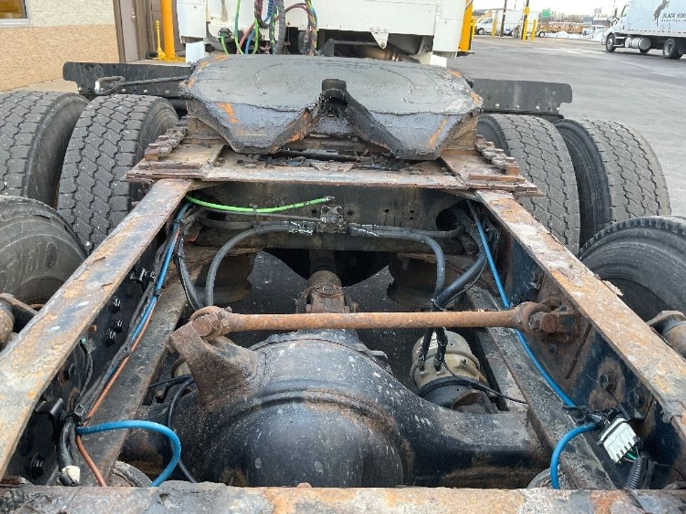 Day Cab Tractor-Heavy Duty Tractors-Freightliner-2017-M211264S-Neenah-WI-144,457\n\t\tmiles-$ 29,000 - Image 6