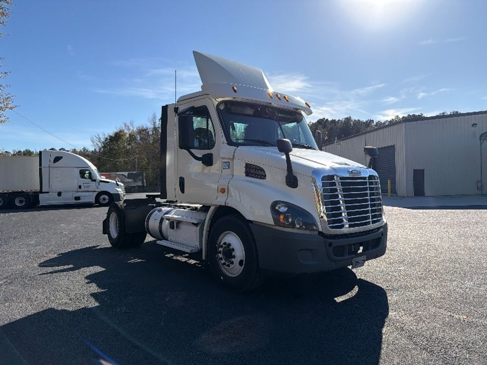 Day Cab Tractor-Heavy Duty Tractors-Freightliner-2018-Cascadia 11342ST-Atlanta-GA-670,380\n\t\tmiles-$ 15,000 - Image 1