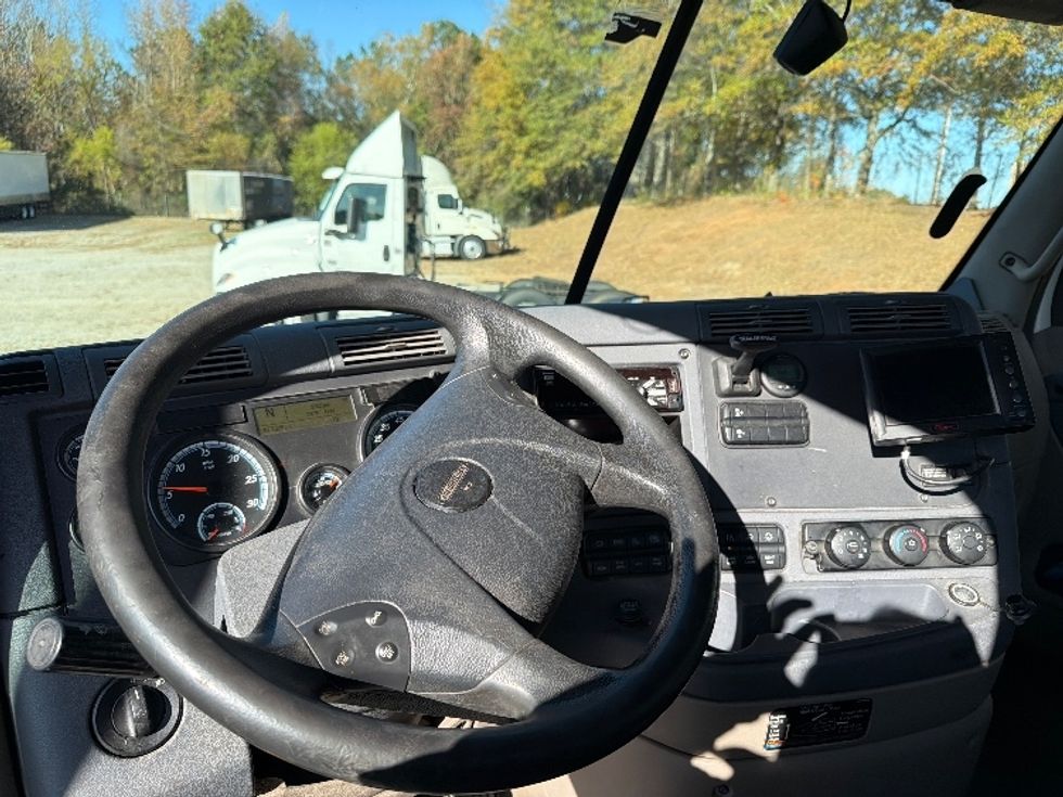 Day Cab Tractor-Heavy Duty Tractors-Freightliner-2018-Cascadia 11342ST-Atlanta-GA-670,380\n\t\tmiles-$ 15,000 - Image 10