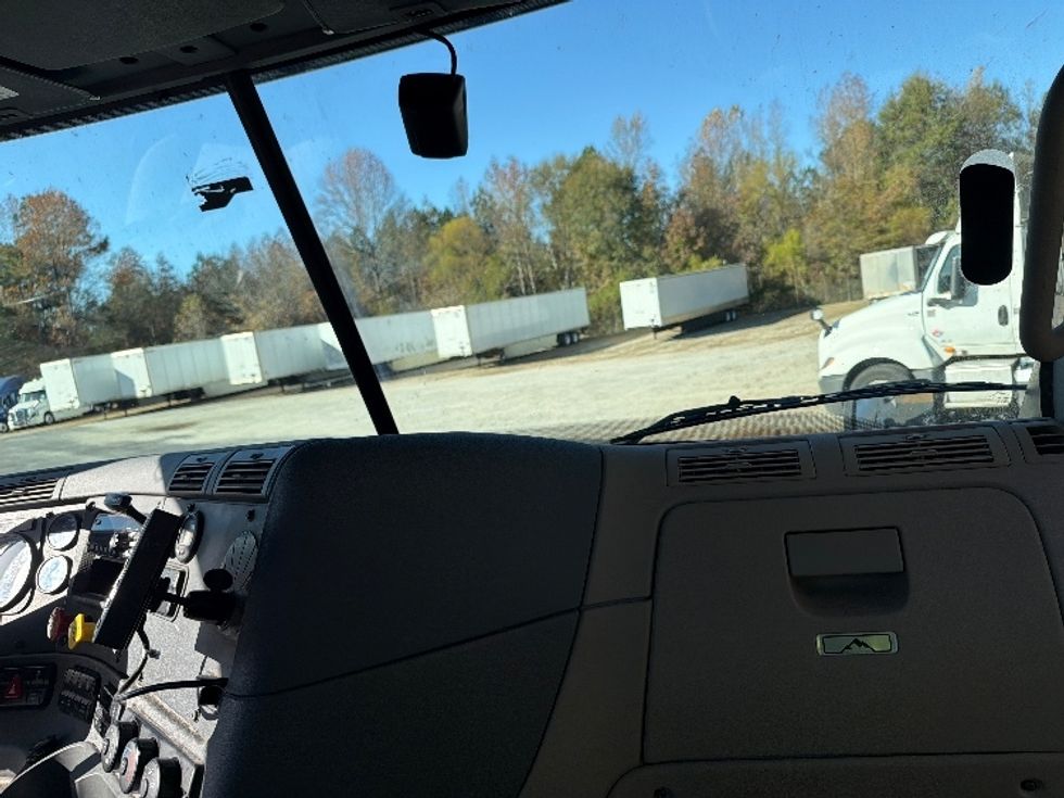 Day Cab Tractor-Heavy Duty Tractors-Freightliner-2018-Cascadia 11342ST-Atlanta-GA-670,380\n\t\tmiles-$ 15,000 - Image 13