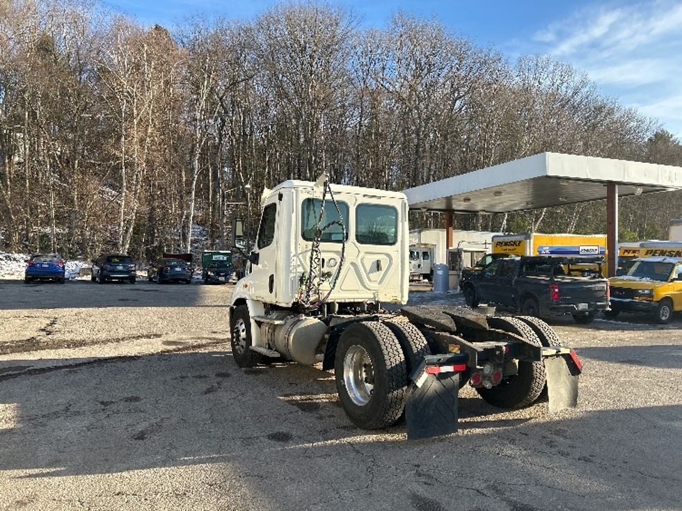 Day Cab Tractor-Heavy Duty Tractors-Freightliner-2018-Cascadia 11342ST-Auburn-MA-277,513\n\t\tmiles-$ 25,500 - Image 5