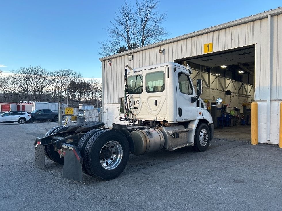 Day Cab Tractor-Heavy Duty Tractors-Freightliner-2018-Cascadia 11342ST-Auburn-MA-277,513\n\t\tmiles-$ 25,500 - Image 7