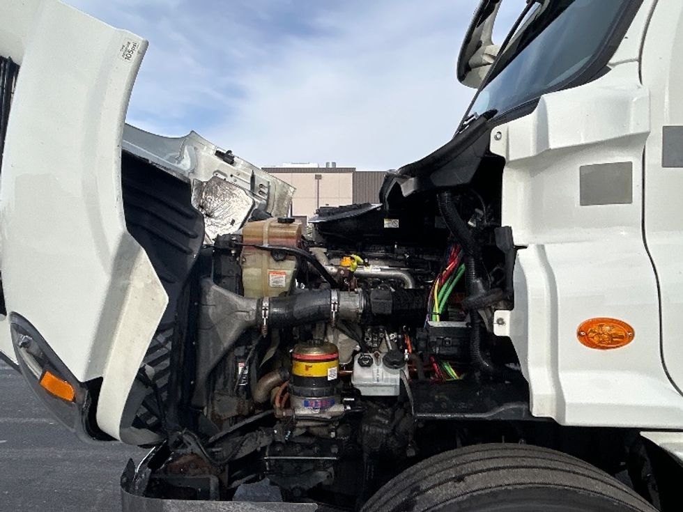 Day Cab Tractor-Heavy Duty Tractors-Freightliner-2018-Cascadia 11342ST-East Chicago-IN-461,671\n\t\tmiles-$ 20,750 - Image 16