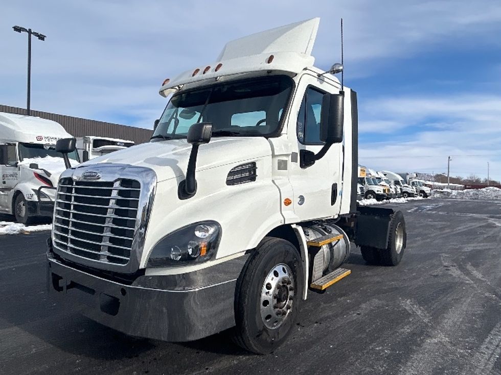 Day Cab Tractor-Heavy Duty Tractors-Freightliner-2018-Cascadia 11342ST-East Chicago-IN-461,671\n\t\tmiles-$ 20,750 - Image 3