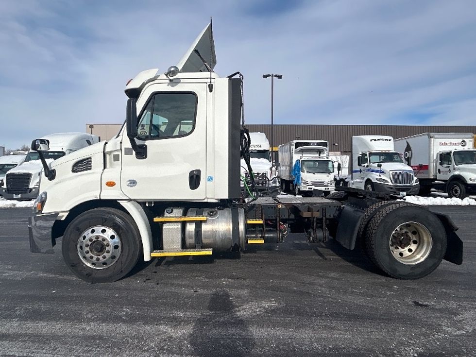 Day Cab Tractor-Heavy Duty Tractors-Freightliner-2018-Cascadia 11342ST-East Chicago-IN-461,671\n\t\tmiles-$ 20,750 - Image 4