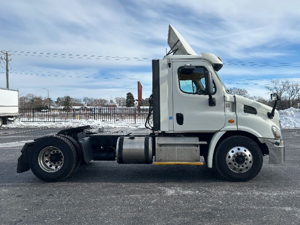 Day Cab Tractor-Heavy Duty Tractors-Freightliner-2018-Cascadia 11342ST-East Chicago-IN-461,671\n\t\tmiles-$ 20,750 - Image 8