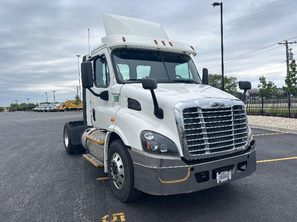 Day Cab Tractor-Heavy Duty Tractors-Freightliner-2018-Cascadia 11342ST-La Porte-IN-476,984\n\t\tmiles-$ 25,500 - Image 1