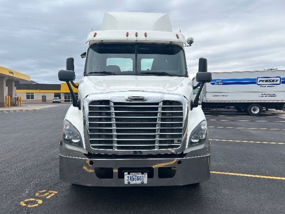 Day Cab Tractor-Heavy Duty Tractors-Freightliner-2018-Cascadia 11342ST-La Porte-IN-476,984\n\t\tmiles-$ 25,500 - Image 2