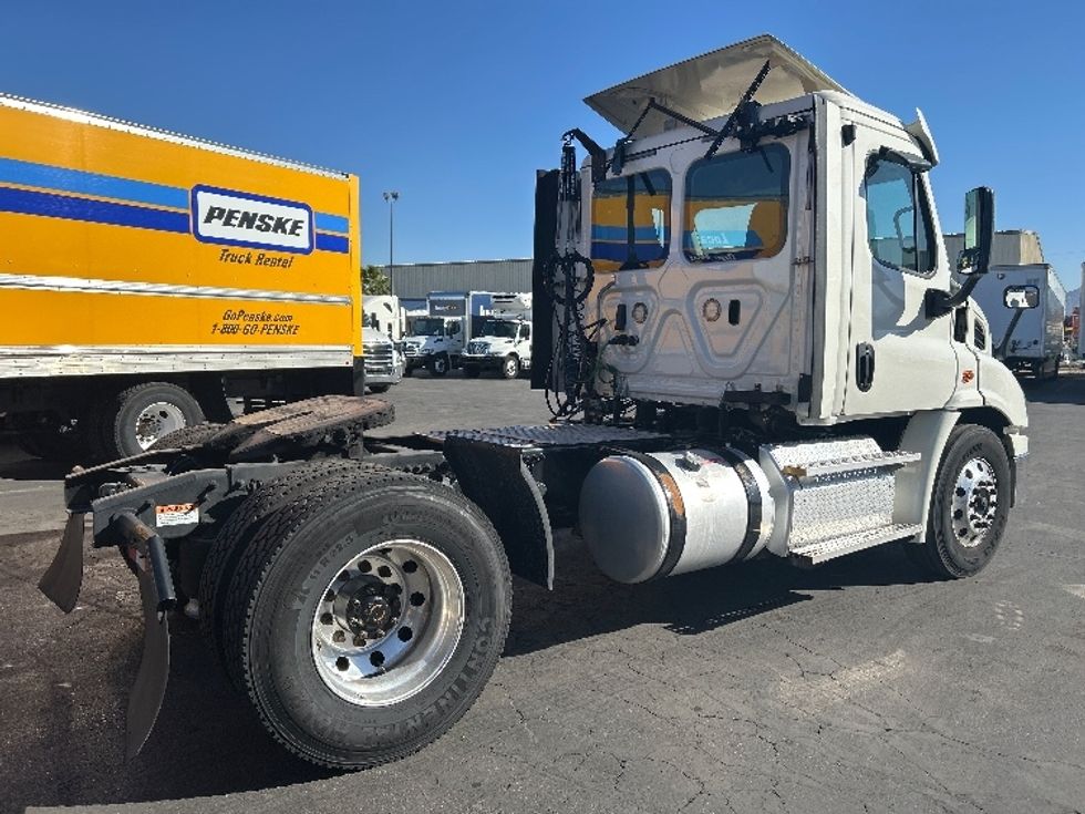 Day Cab Tractor-Heavy Duty Tractors-Freightliner-2018-Cascadia 11342ST-Las Vegas-NV-218,060\n\t\tmiles-$ 28,250 - Image 10