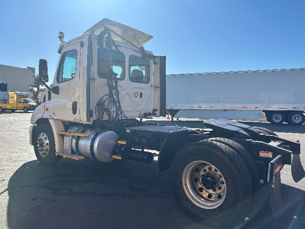 Day Cab Tractor-Heavy Duty Tractors-Freightliner-2018-Cascadia 11342ST-Las Vegas-NV-218,060\n\t\tmiles-$ 28,250 - Image 5