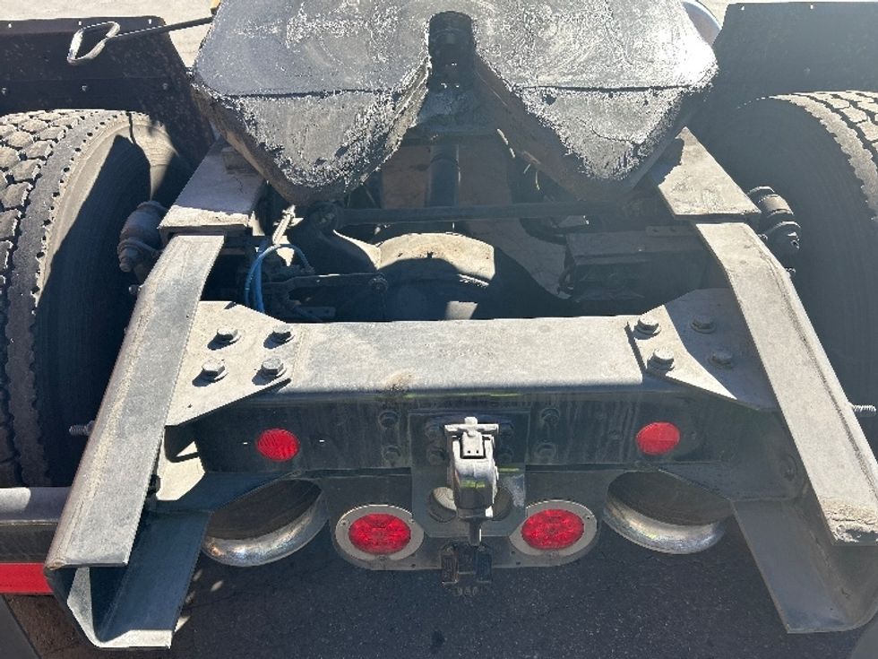 Day Cab Tractor-Heavy Duty Tractors-Freightliner-2018-Cascadia 11342ST-Las Vegas-NV-218,060\n\t\tmiles-$ 28,250 - Image 6