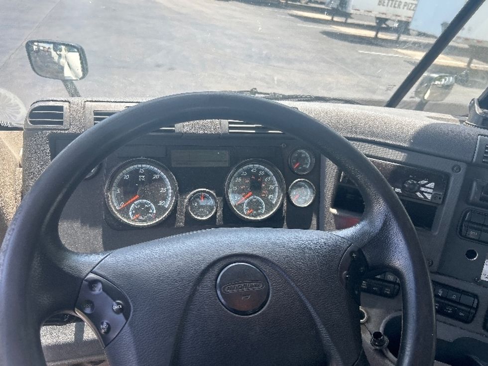 Day Cab Tractor-Heavy Duty Tractors-Freightliner-2018-Cascadia 11342ST-Louisville-KY-549,273\n\t\tmiles-$ 21,250 - Image 11