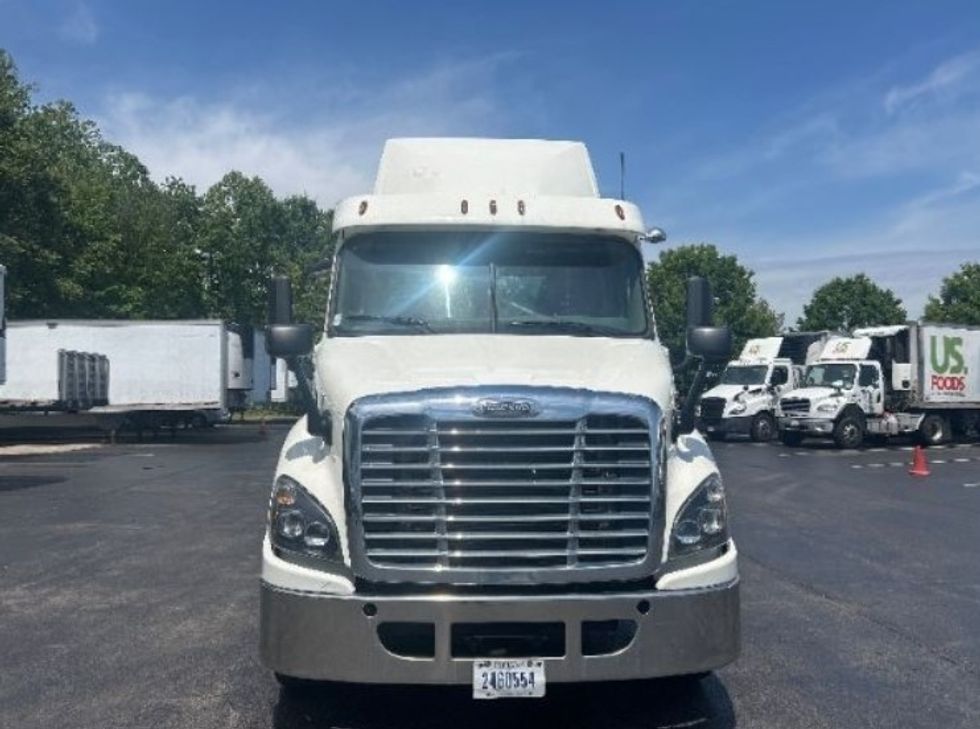 Day Cab Tractor-Heavy Duty Tractors-Freightliner-2018-Cascadia 11342ST-Louisville-KY-549,273\n\t\tmiles-$ 21,250 - Image 2