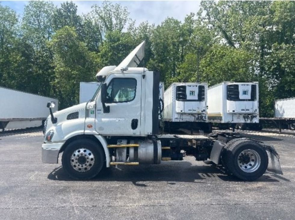 Day Cab Tractor-Heavy Duty Tractors-Freightliner-2018-Cascadia 11342ST-Louisville-KY-549,273\n\t\tmiles-$ 21,250 - Image 4