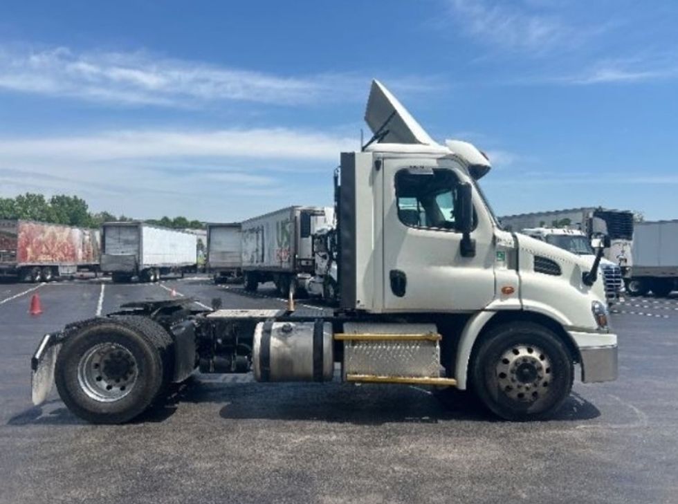 Day Cab Tractor-Heavy Duty Tractors-Freightliner-2018-Cascadia 11342ST-Louisville-KY-549,273\n\t\tmiles-$ 21,250 - Image 8