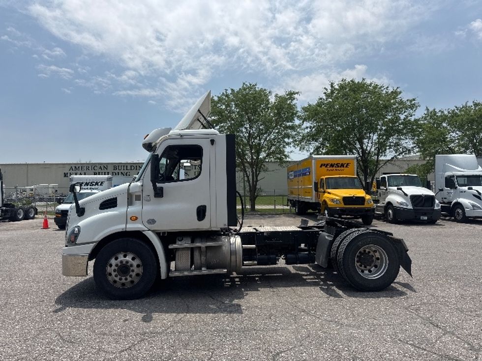 Day Cab Tractor-Heavy Duty Tractors-Freightliner-2018-Cascadia 11342ST-Omaha-NE-388,619\n\t\tmiles-$ 29,250 - Image 4