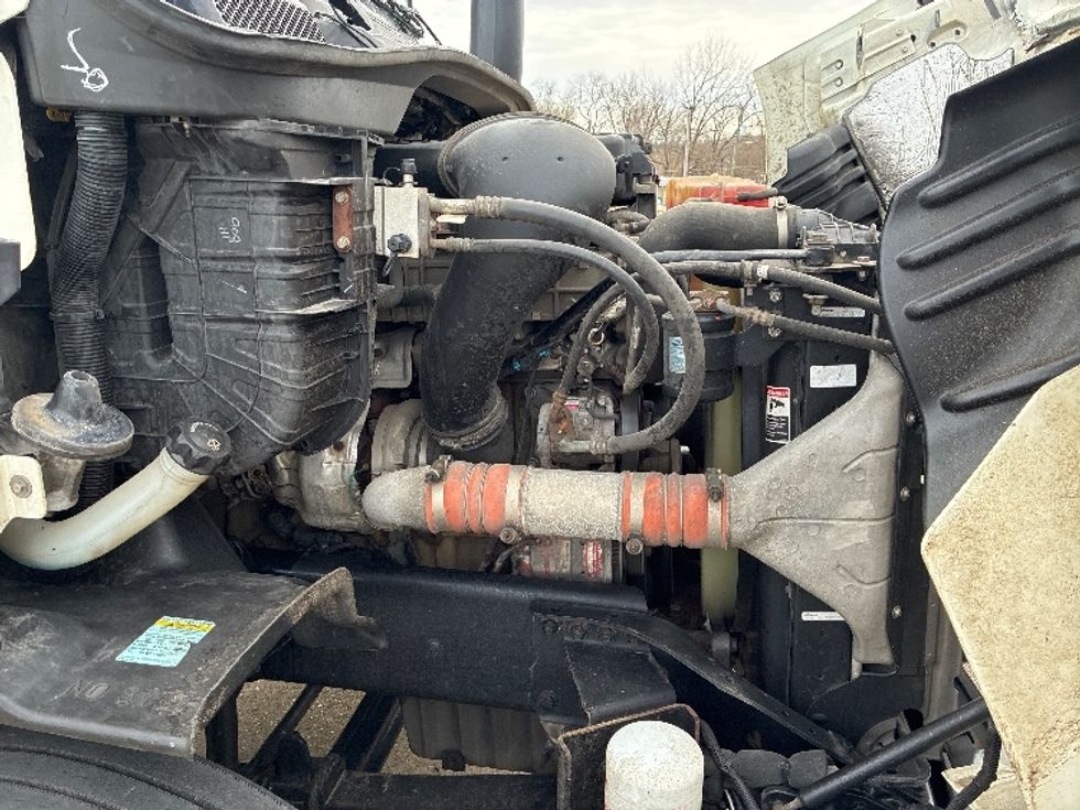 Day Cab Tractor-Heavy Duty Tractors-Freightliner-2018-Cascadia 11342ST-Parkersburg-WV-205,714\n\t\tmiles-$ 26,750 - Image 15