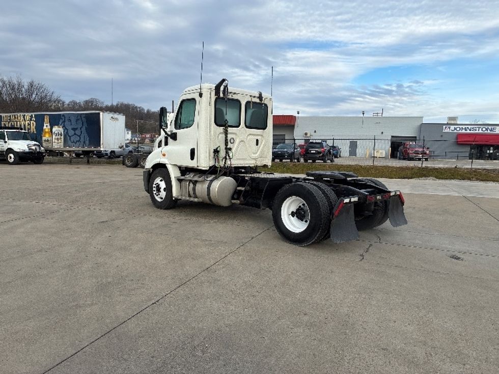 Day Cab Tractor-Heavy Duty Tractors-Freightliner-2018-Cascadia 11342ST-Parkersburg-WV-205,714\n\t\tmiles-$ 26,750 - Image 5