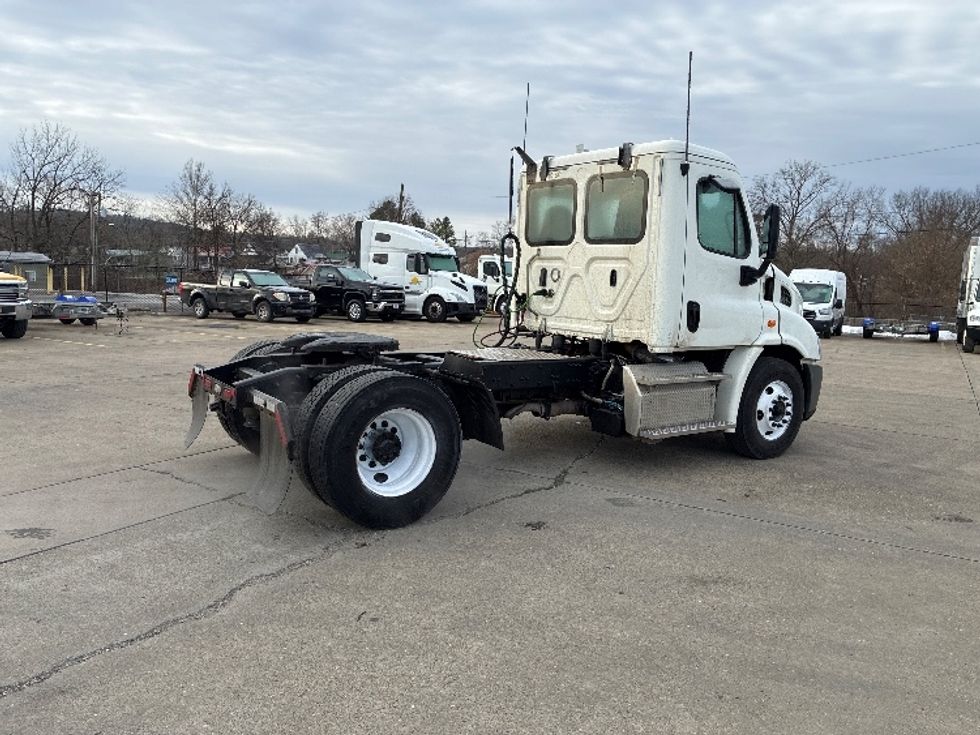 Day Cab Tractor-Heavy Duty Tractors-Freightliner-2018-Cascadia 11342ST-Parkersburg-WV-205,714\n\t\tmiles-$ 26,750 - Image 7